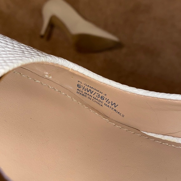 BCBG Generation Heel - Picture 4 of 4